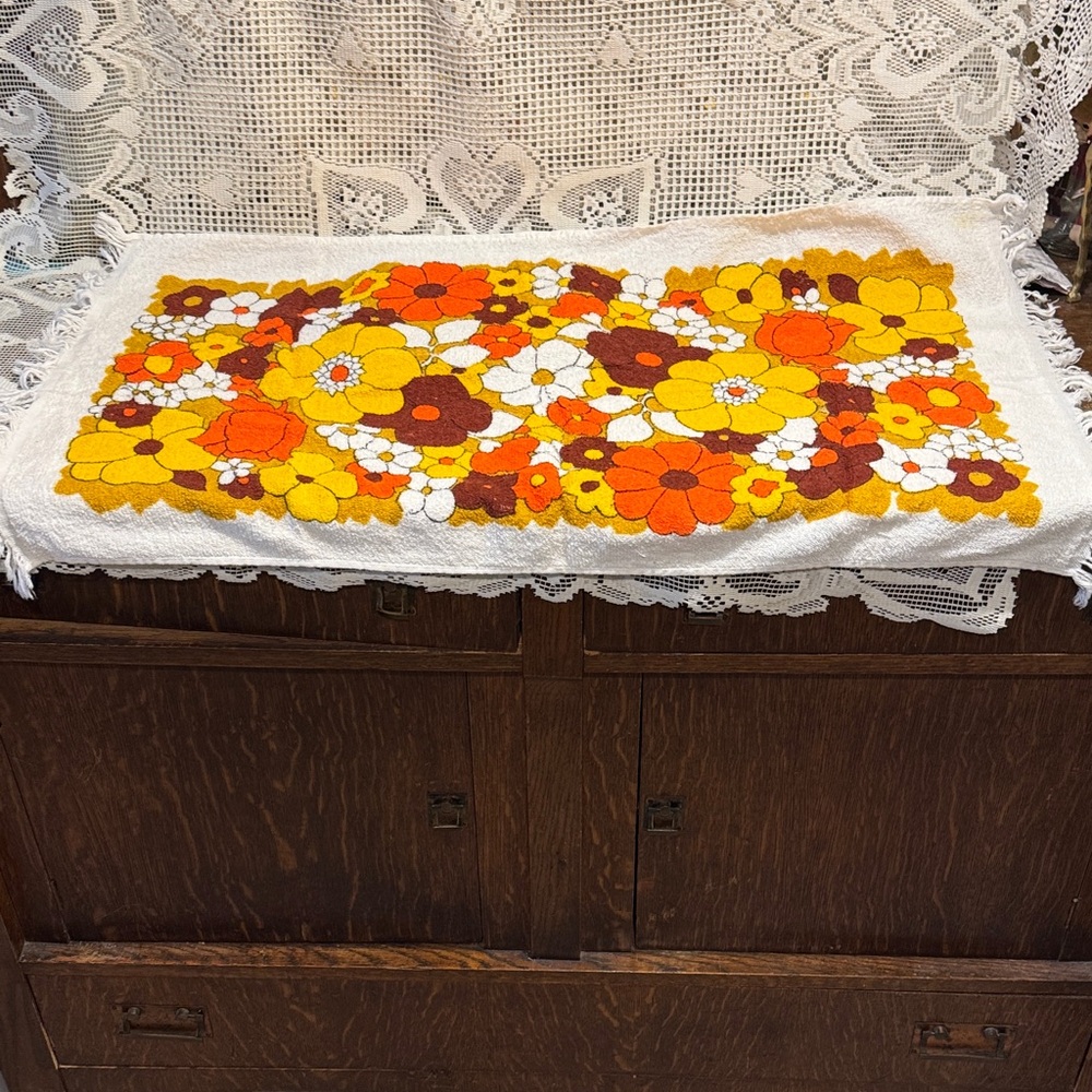 Retro Floral Bath and HandTowel - White, Orange, Yellow, Brown - Picture 2 of 16